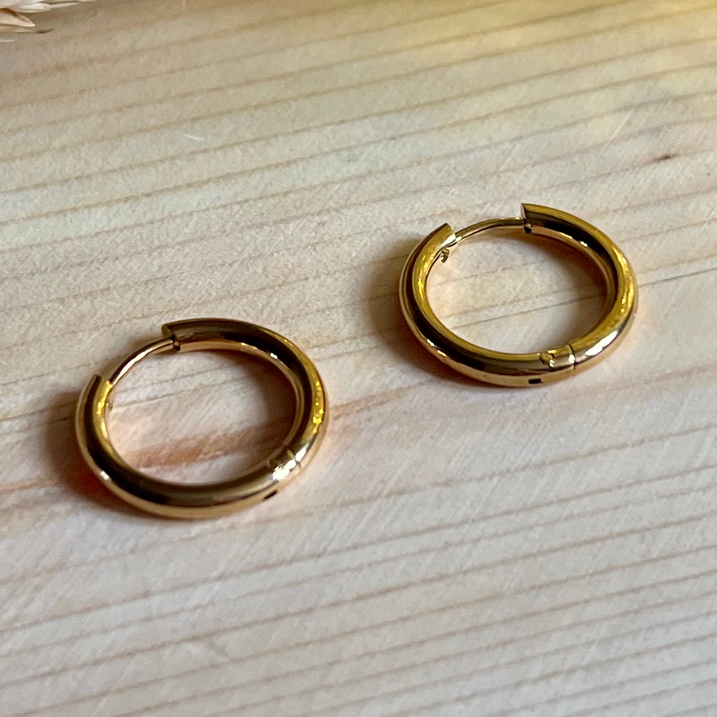 Mini créoles rondes dorées